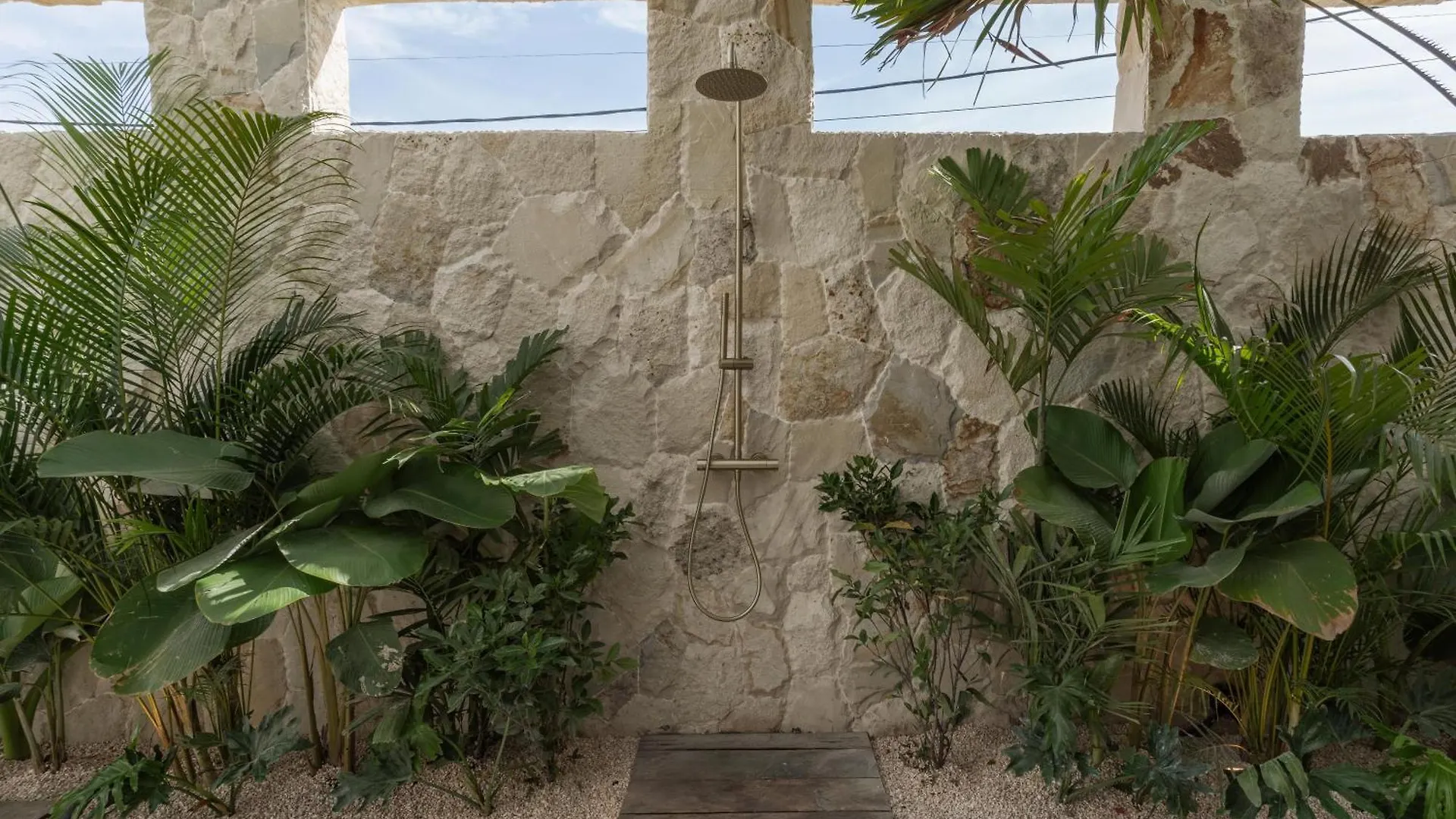 The Revery Bali تْشانغو